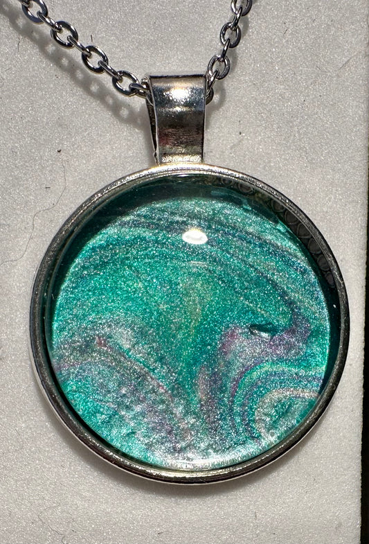 Round Pendant Art 24