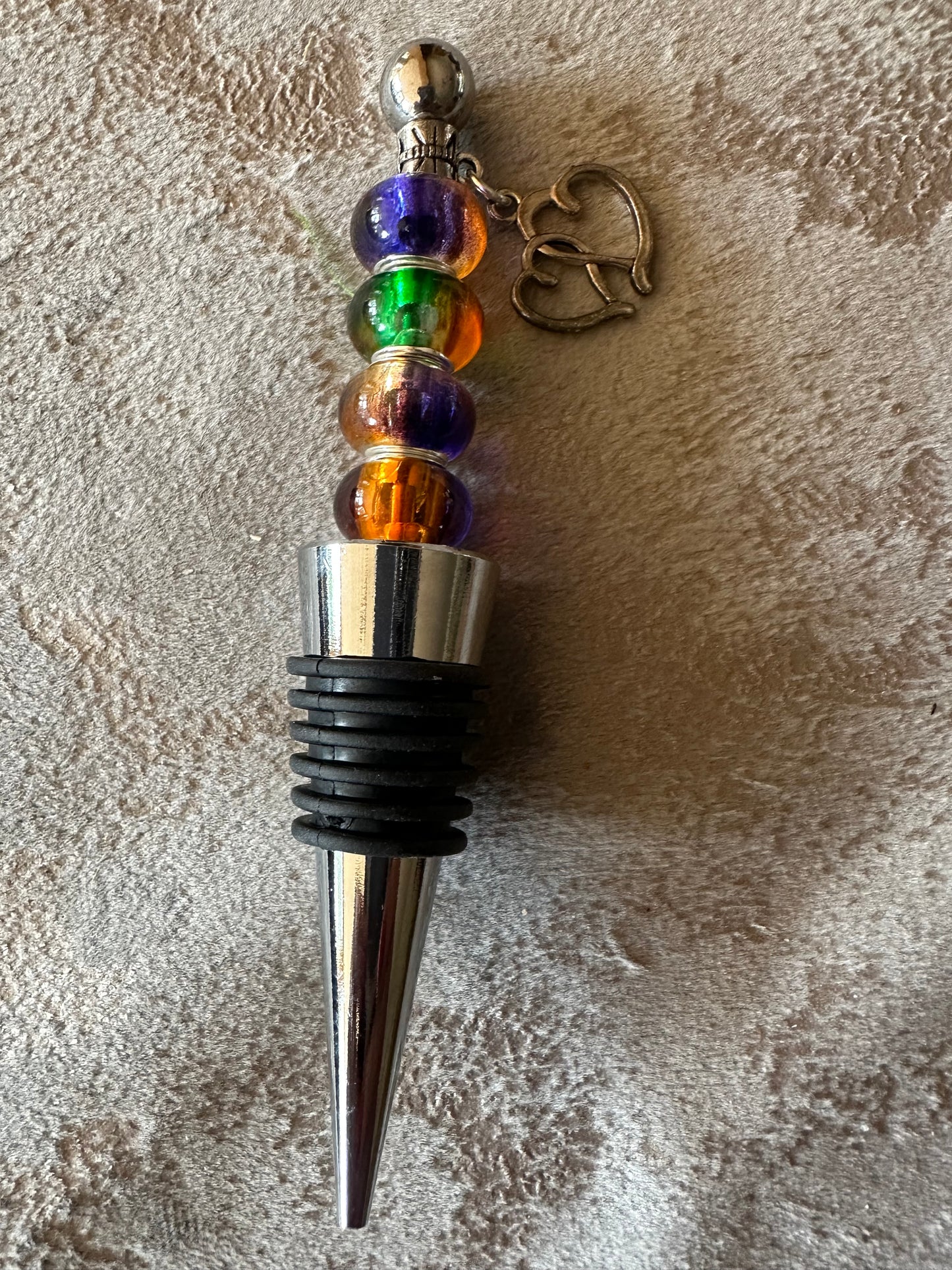 Beaded Bottle stopper in two coloured beads with heart charm