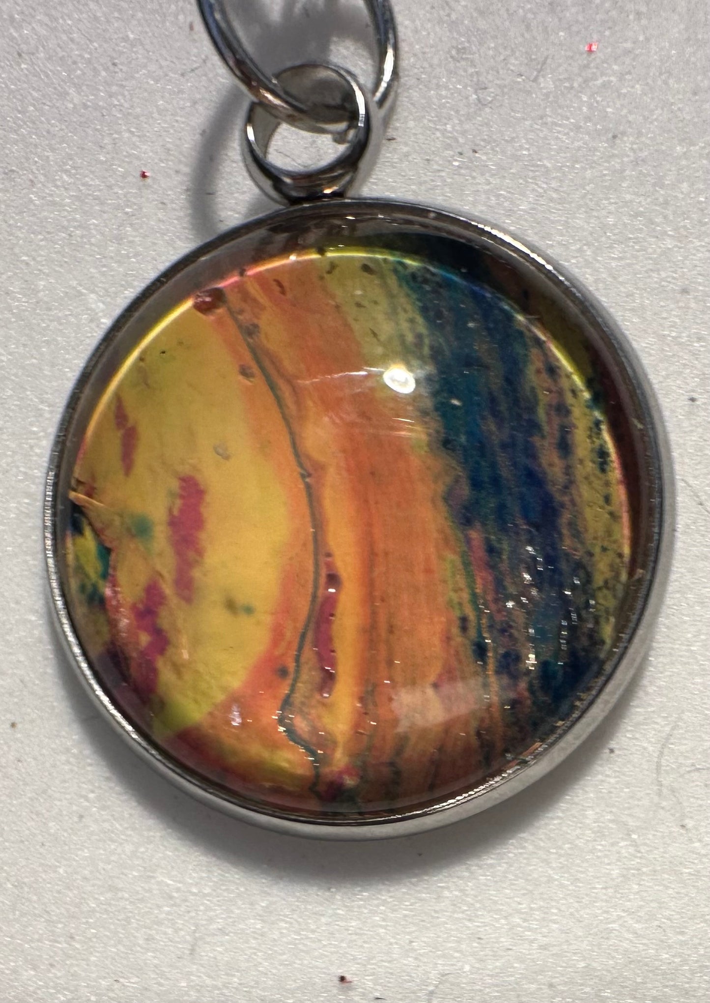 Round Pendant Art 16