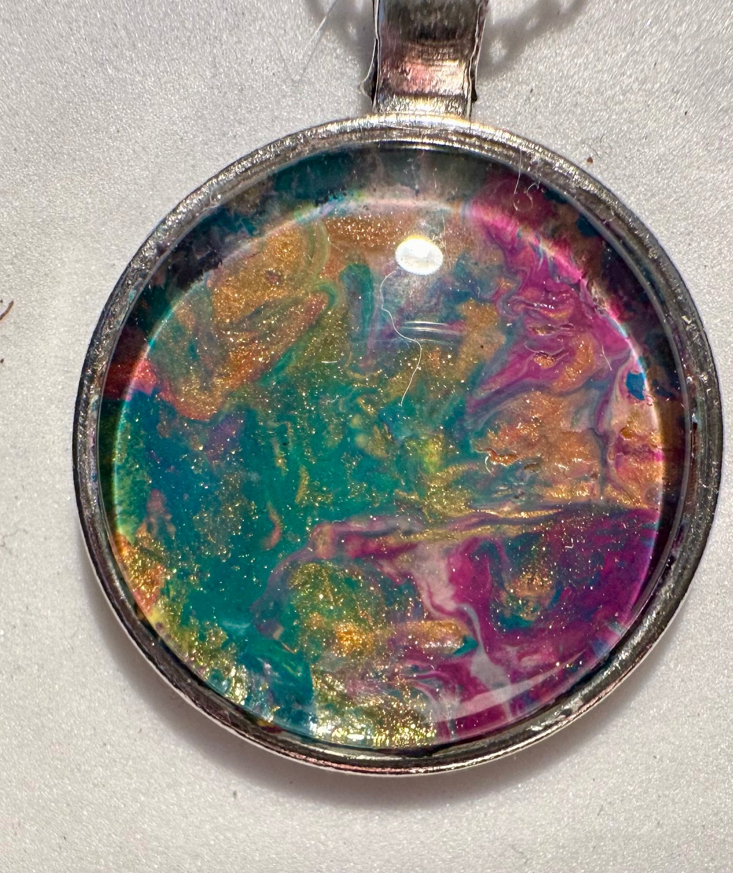 Round Pendant Art 29