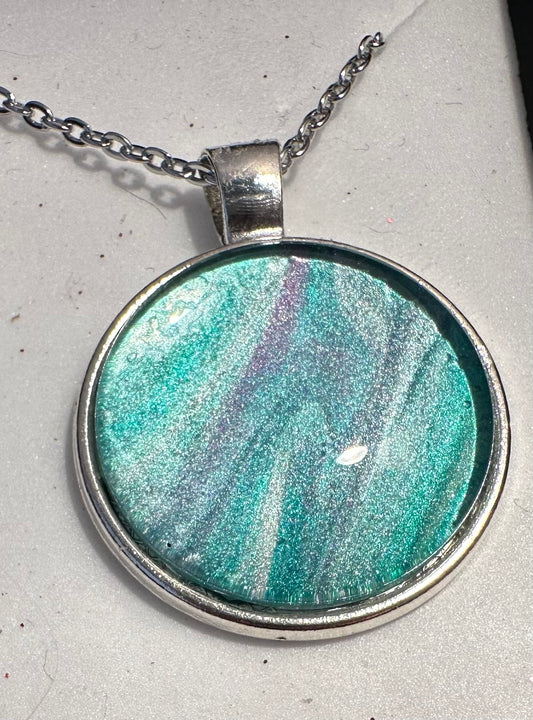 Round Pendant Art 33