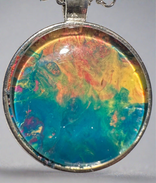 Round Pendant Art 38