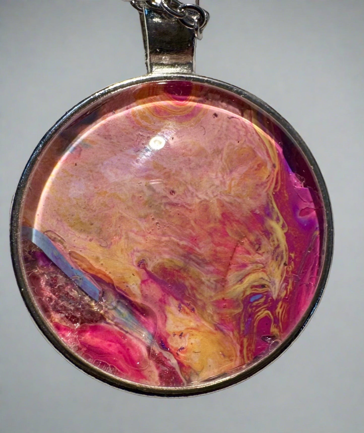 Round Pendant Art 52