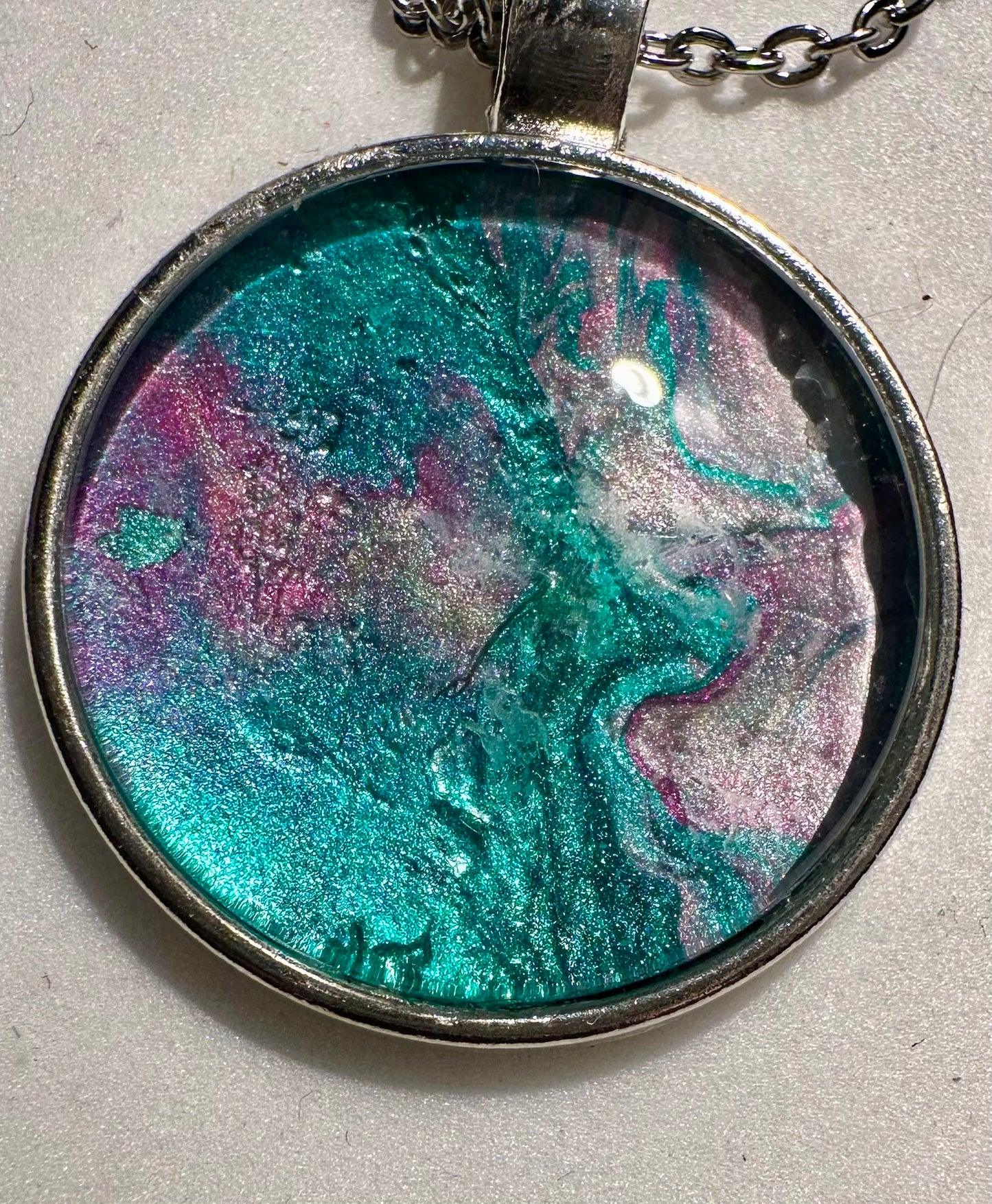 Round Pendant Art 22