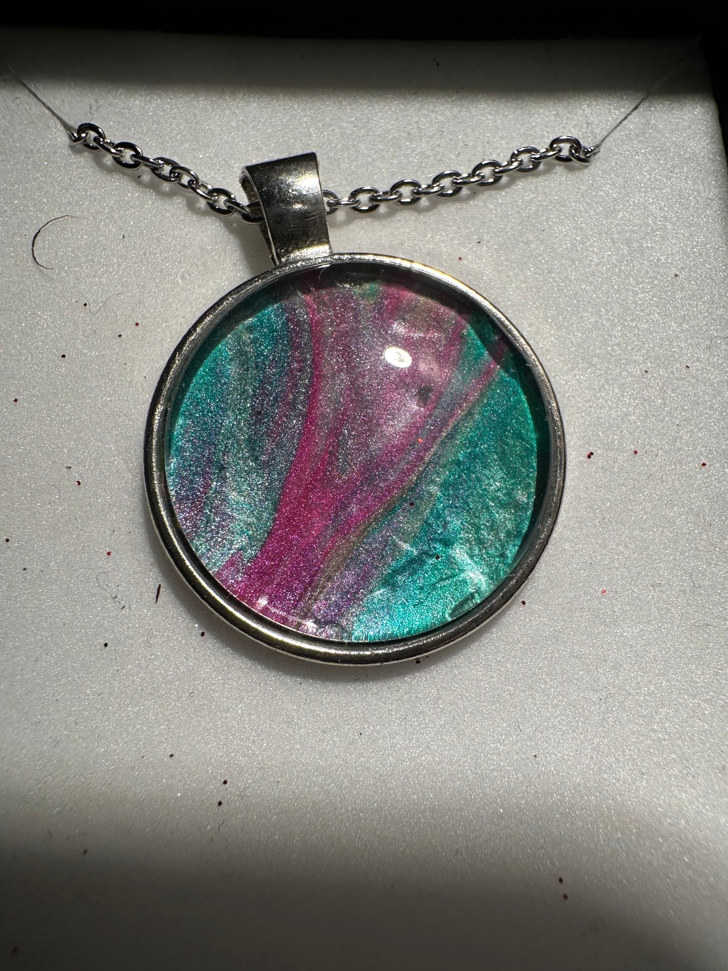 Round Pendant Art 20