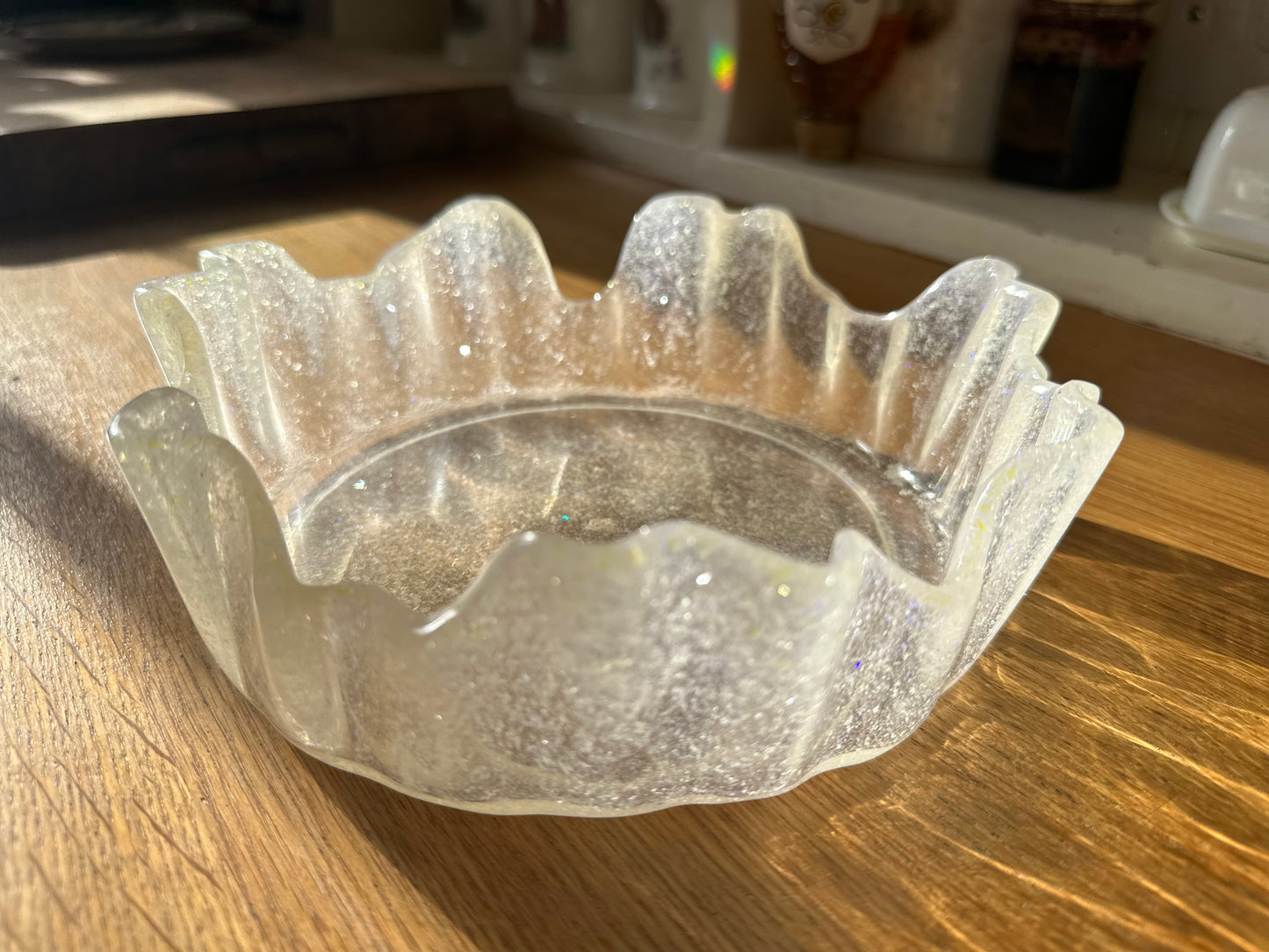 Resin white sparkle bowl