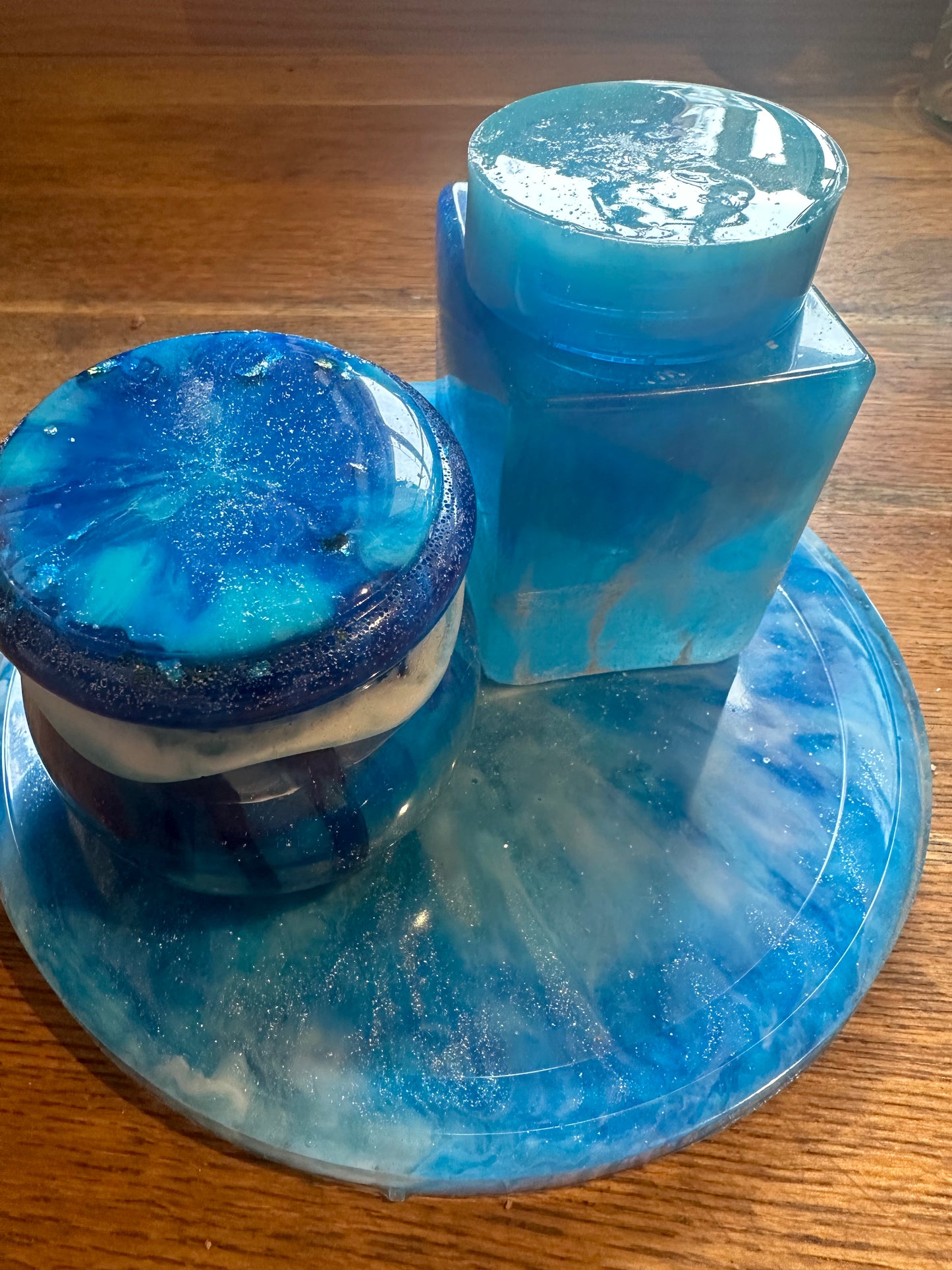 Resin pots and plate